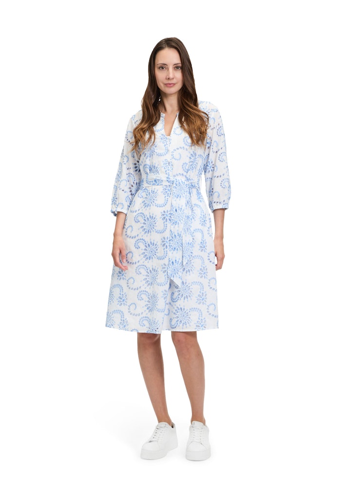 Betty & Co Damen Kleider White/Blue