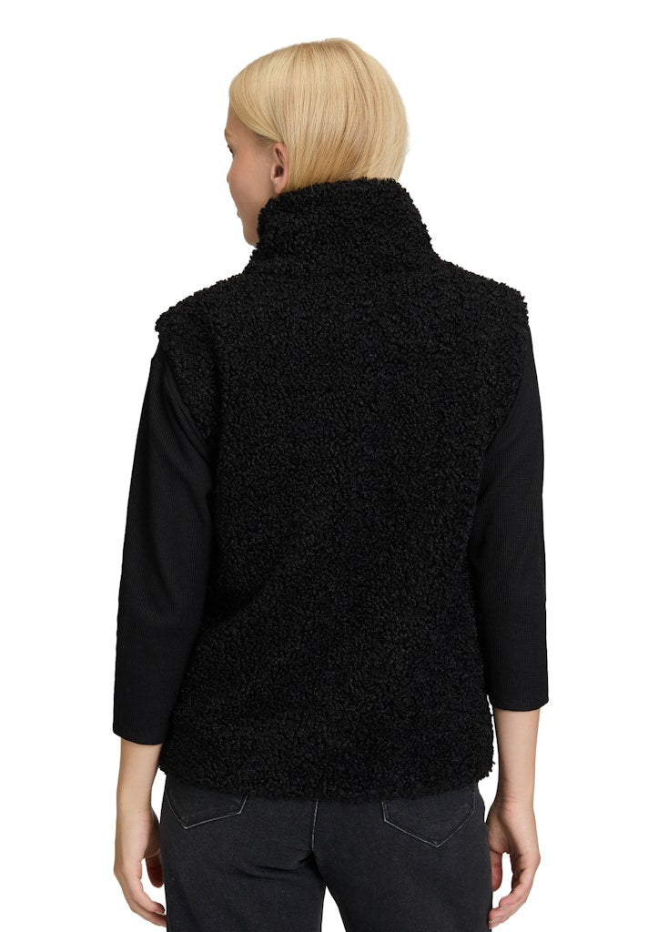 Betty & Co Damen Outdoorwesten Black