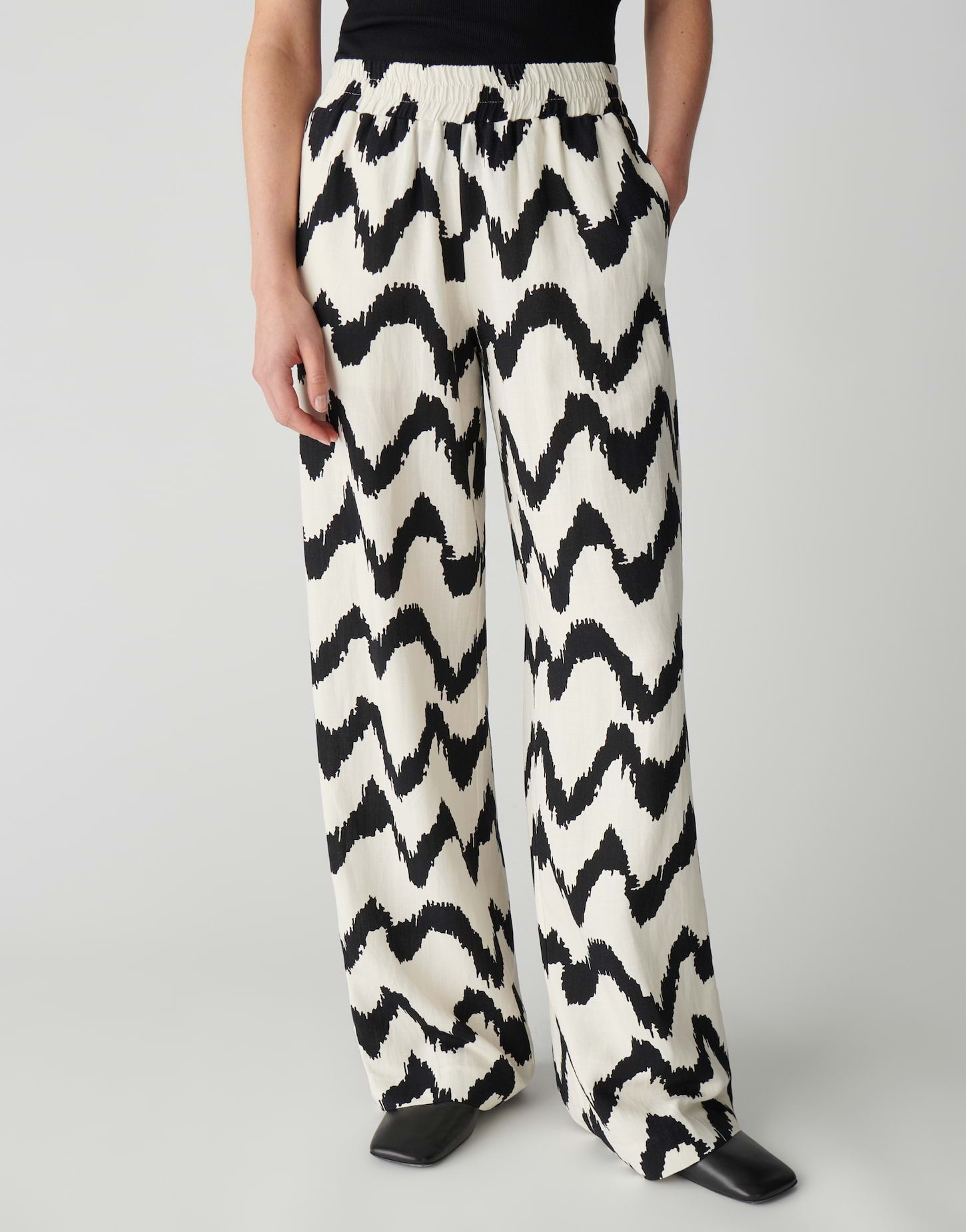 Opus Pants Damen Hosen Black