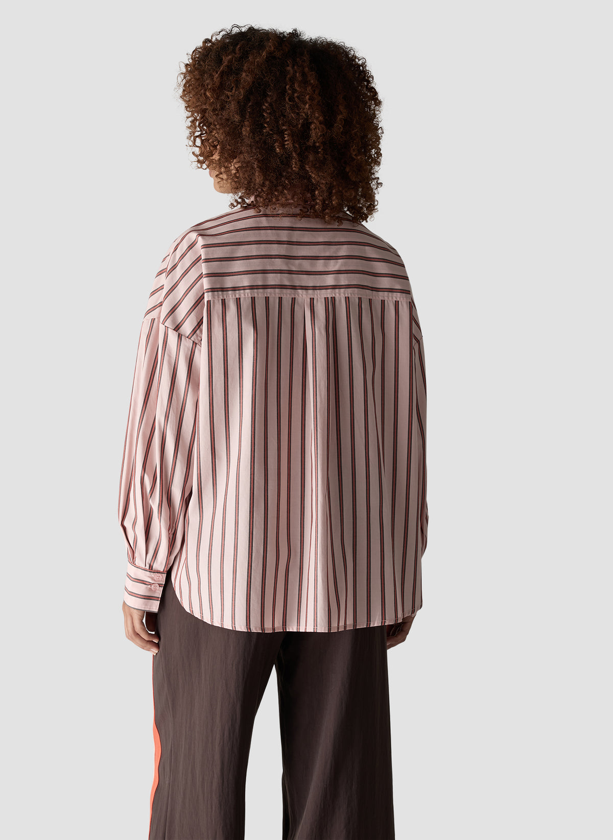Le Comte Damen Blusen Puder