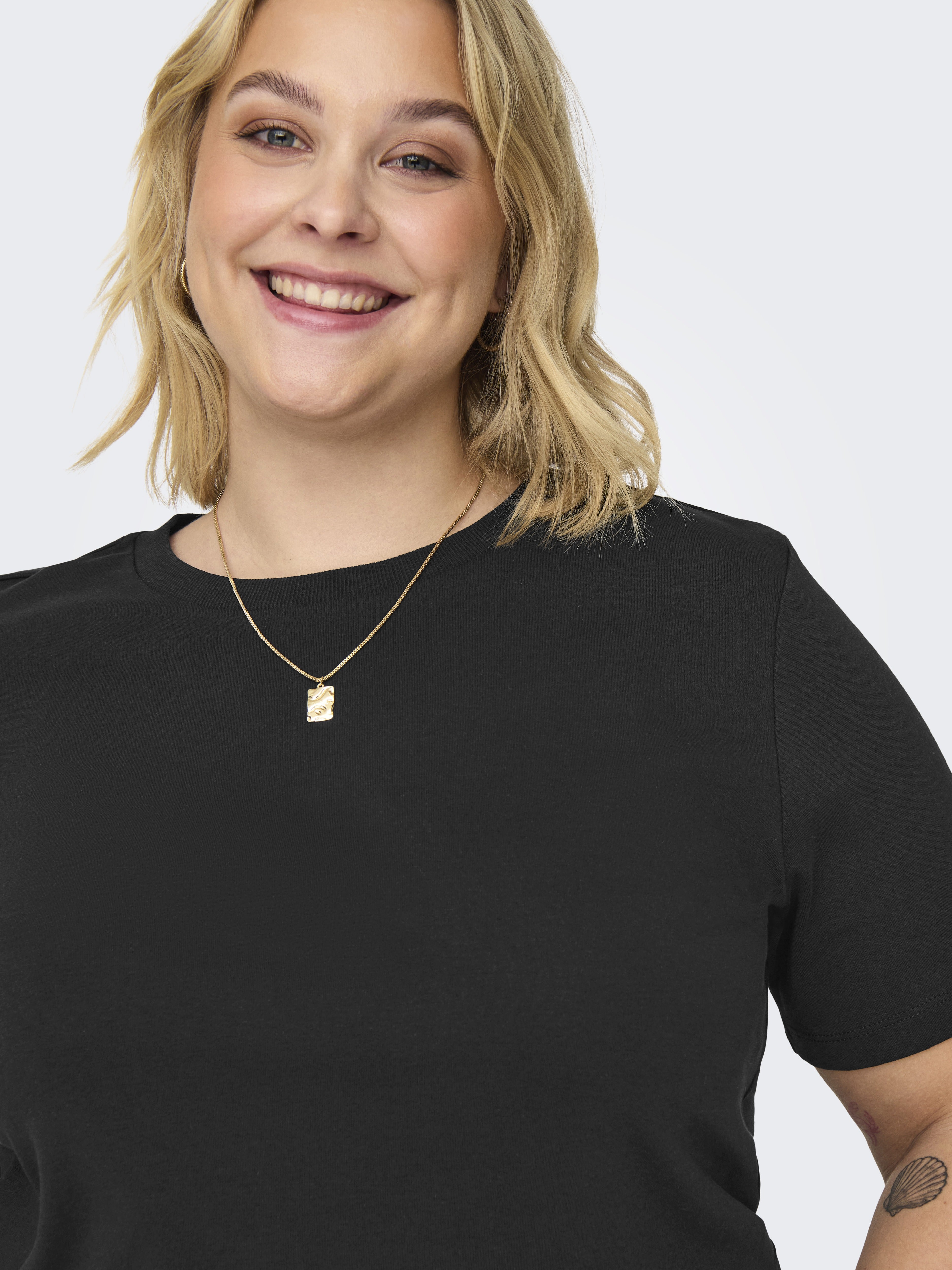 Only Carmakoma Damen T-Shirts Black