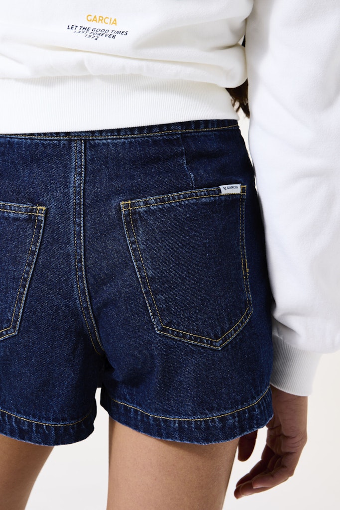 Garcia Mädchen Shorts & Röcke Rinsed
