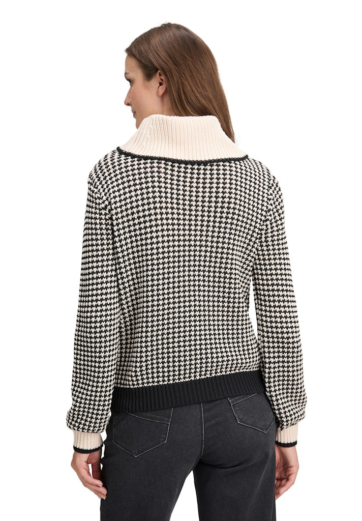 Betty & Co Damen Pullover Cream/Black