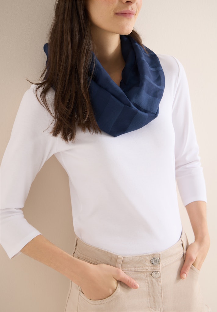Cecil Tuch Sporty De