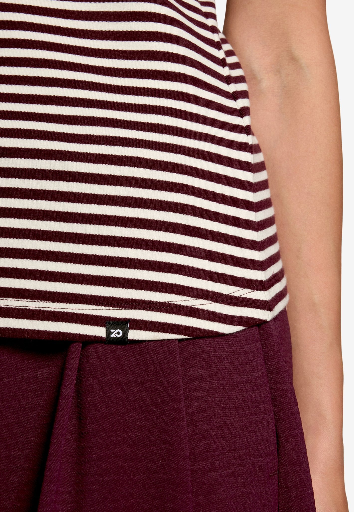 Zero Damen T-Shirts Dark Red/Cream