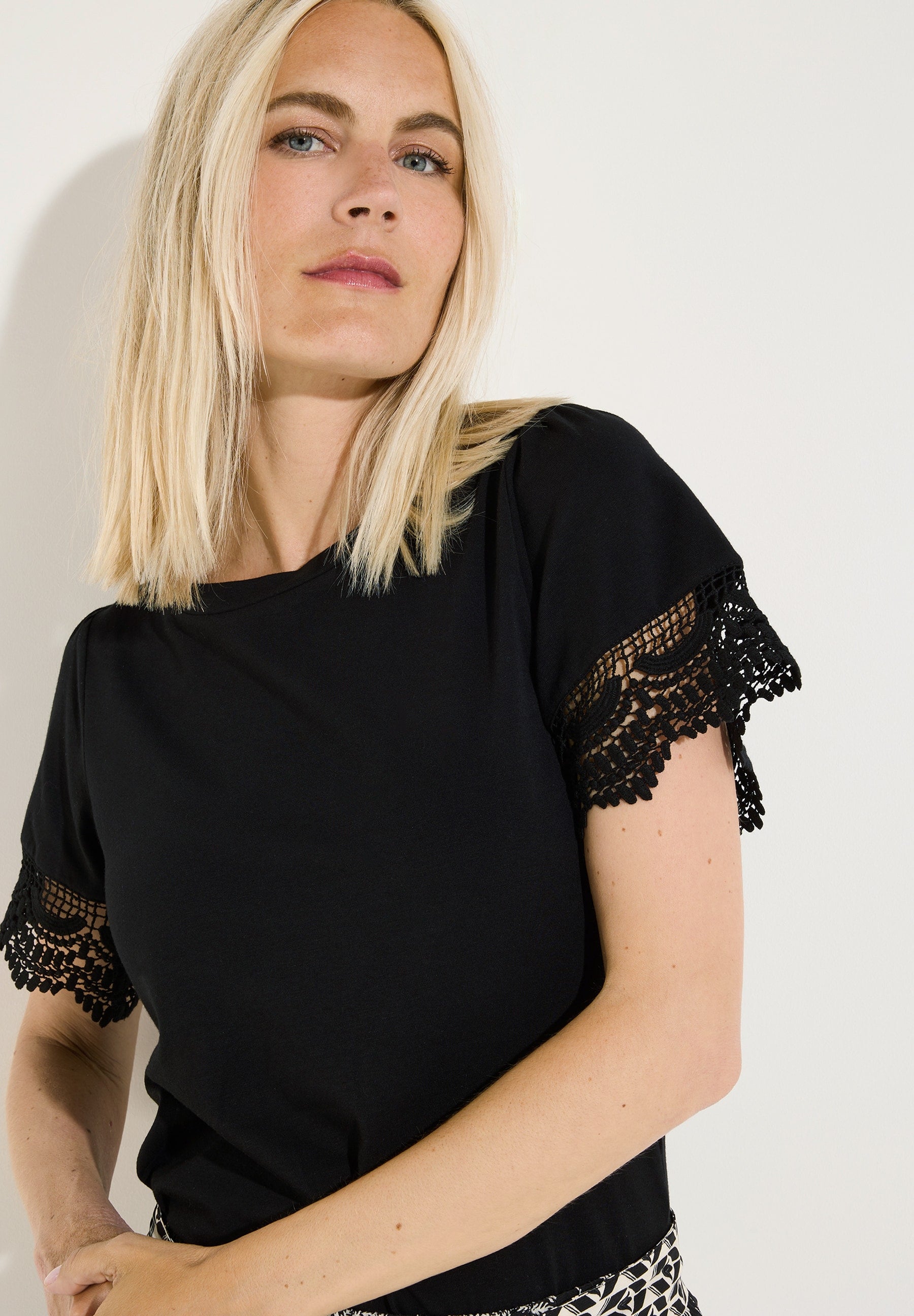 More & More Damen T-Shirts Black
