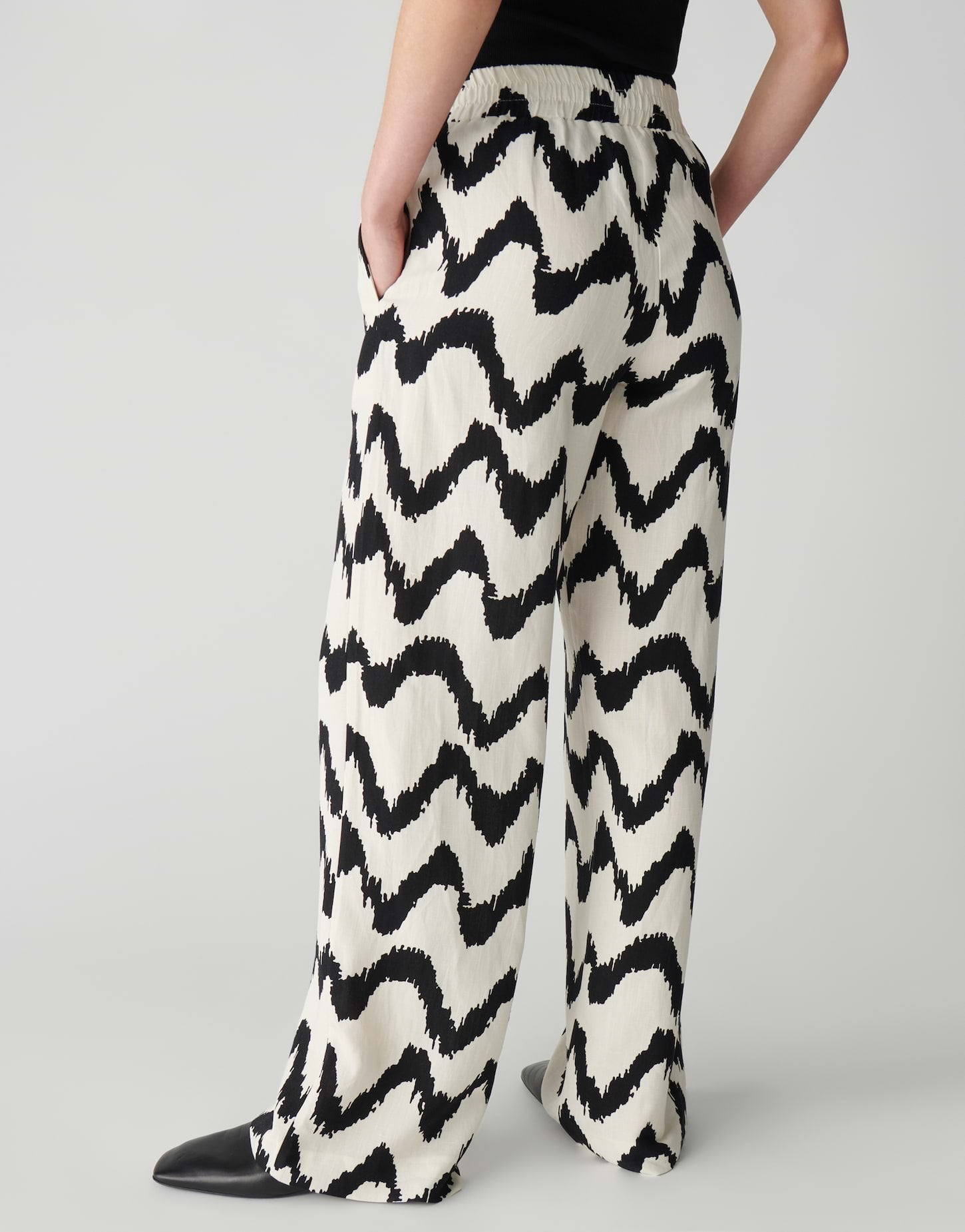 Opus Pants Damen Hosen  Black