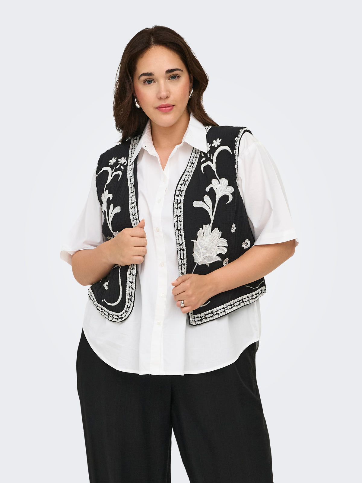 Only Carmakoma Damen Strickjacken Black/White Emb