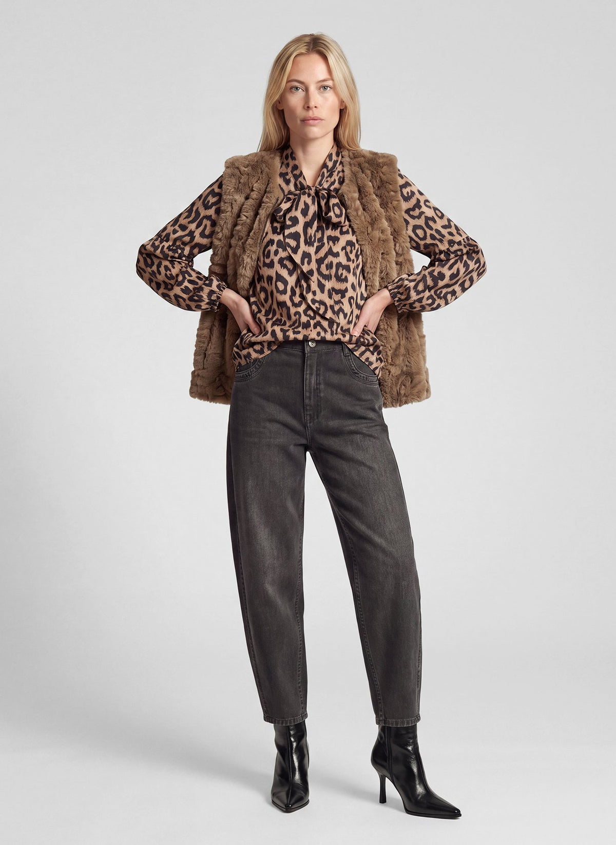 Rabe Damen Indoorwesten Taupe