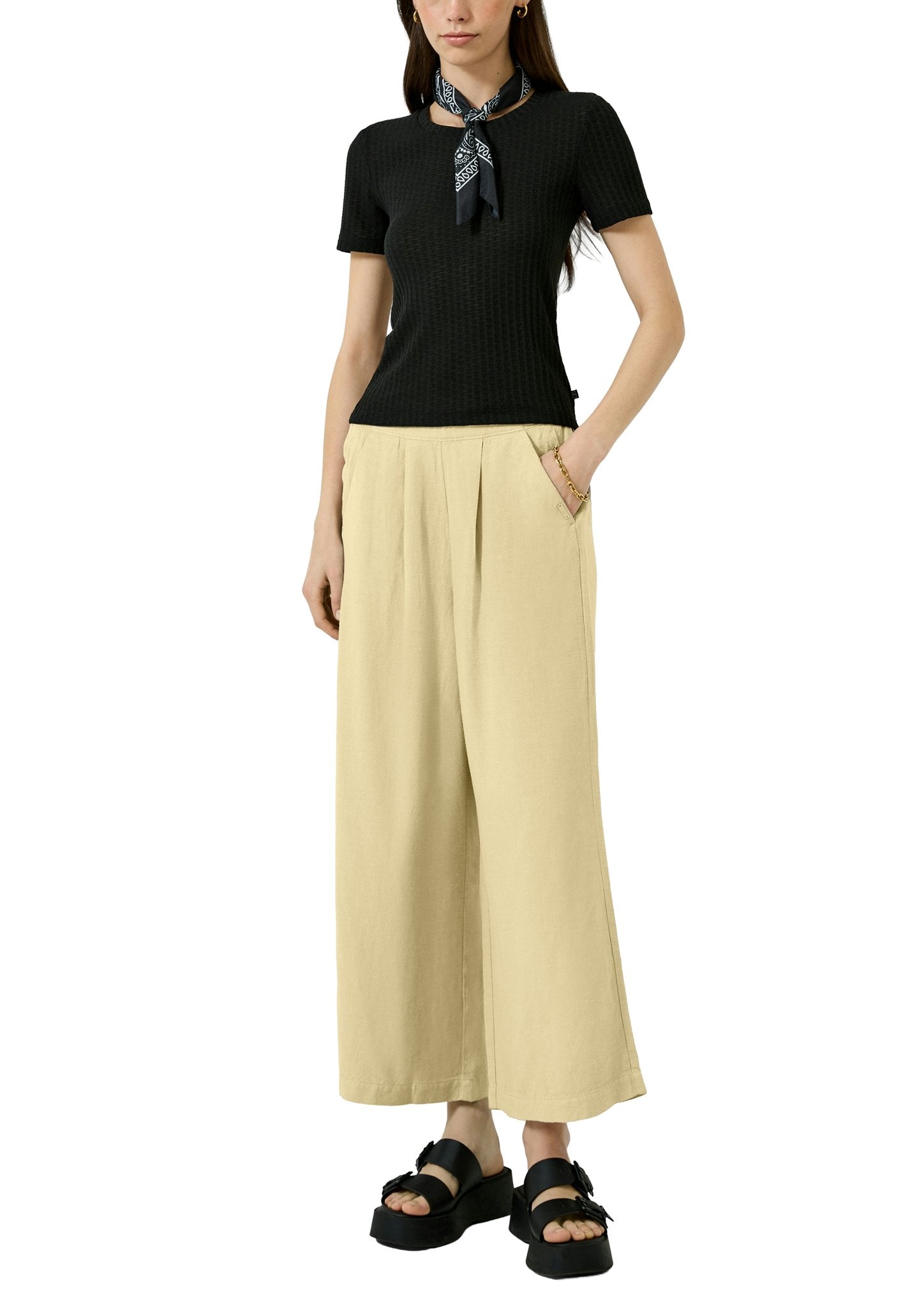 QS by S.Oliver Damen Shorts Yellow