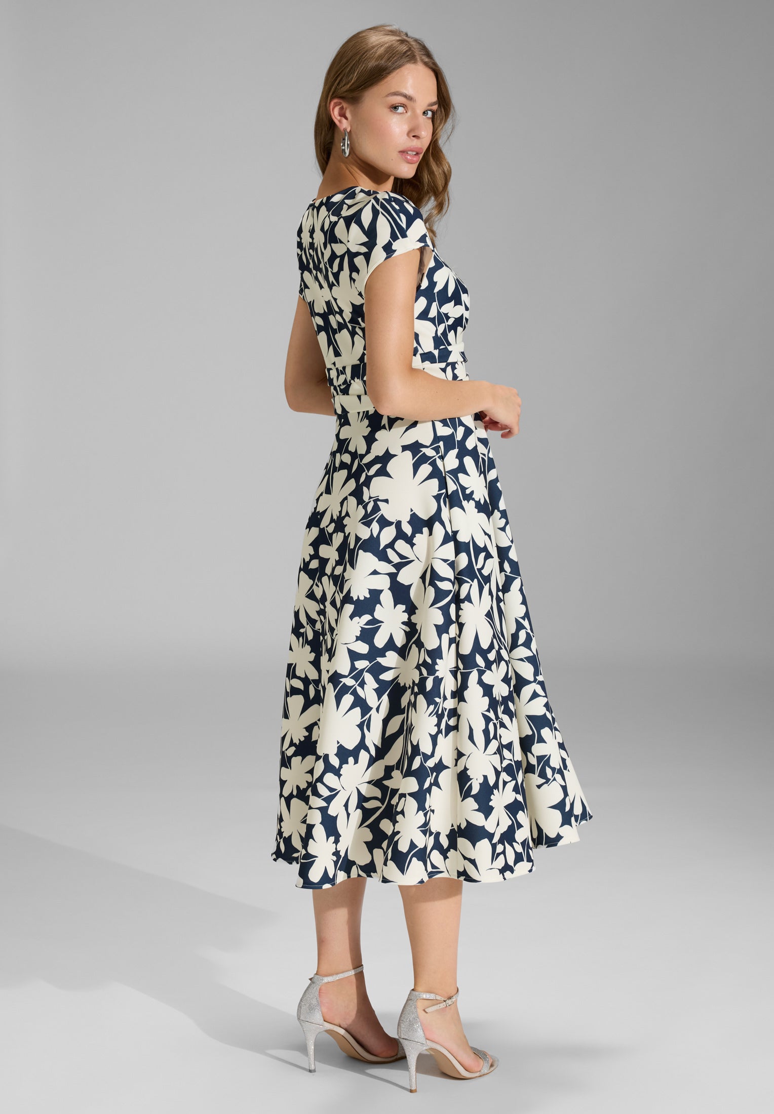 Swing Damen Kleider  Navy / Ivo
