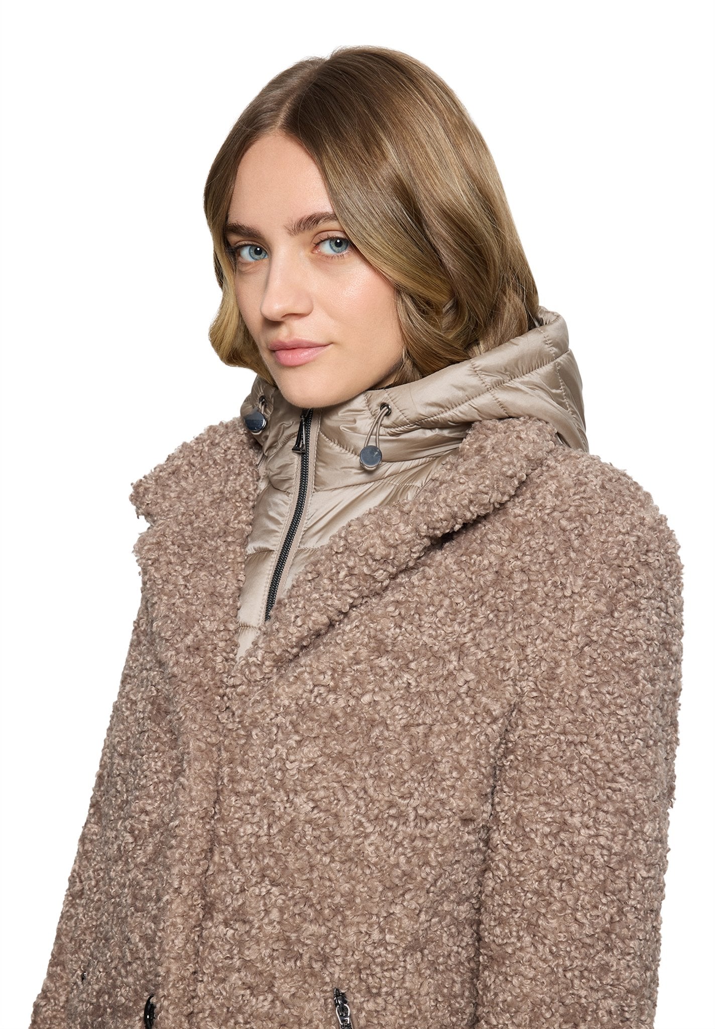 Amber & June Damen Jacken Golden Alm