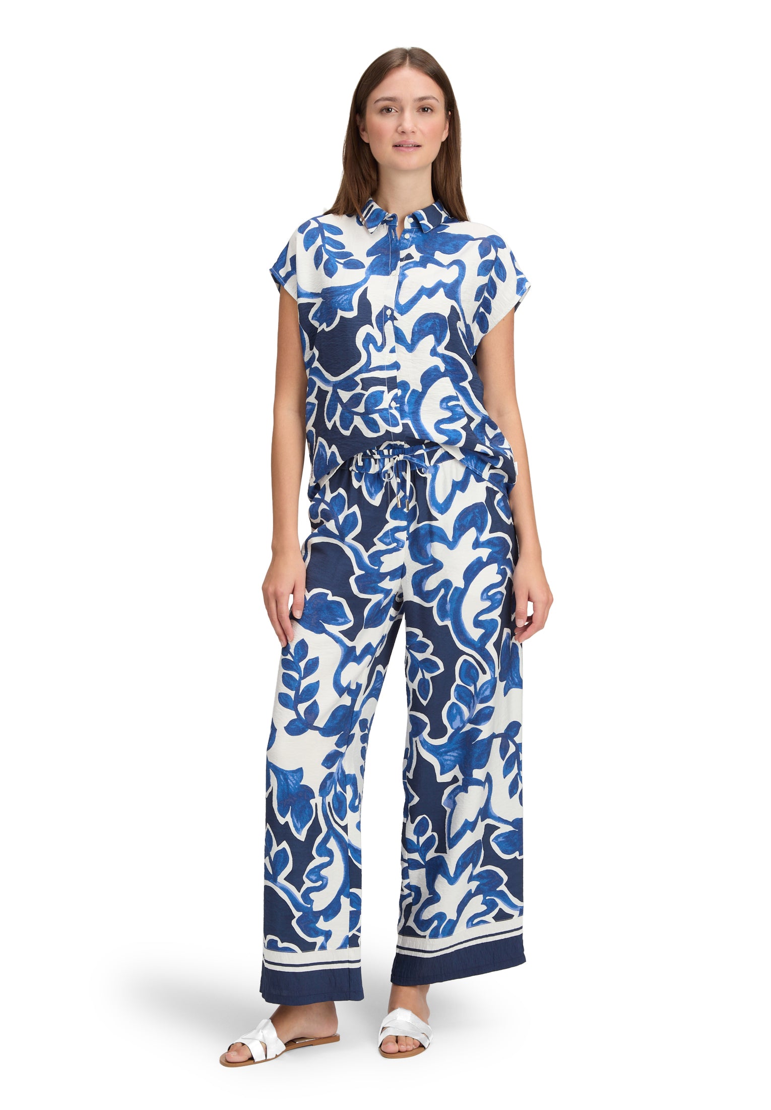 Betty & Co Damen Blusen kurz Cream/Dark Blue