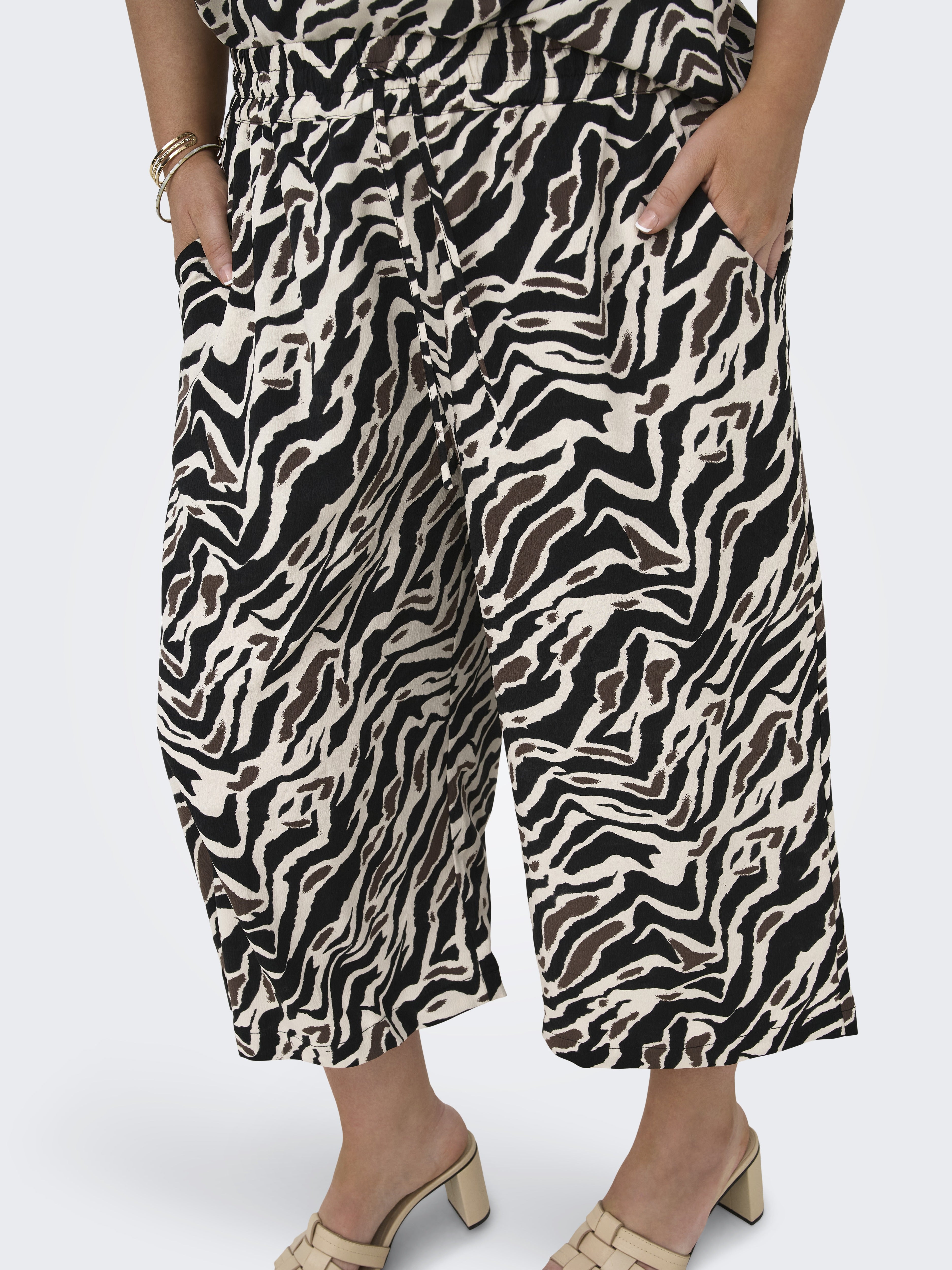 Only Caramkoma Damen Hosen Black/Graphic A